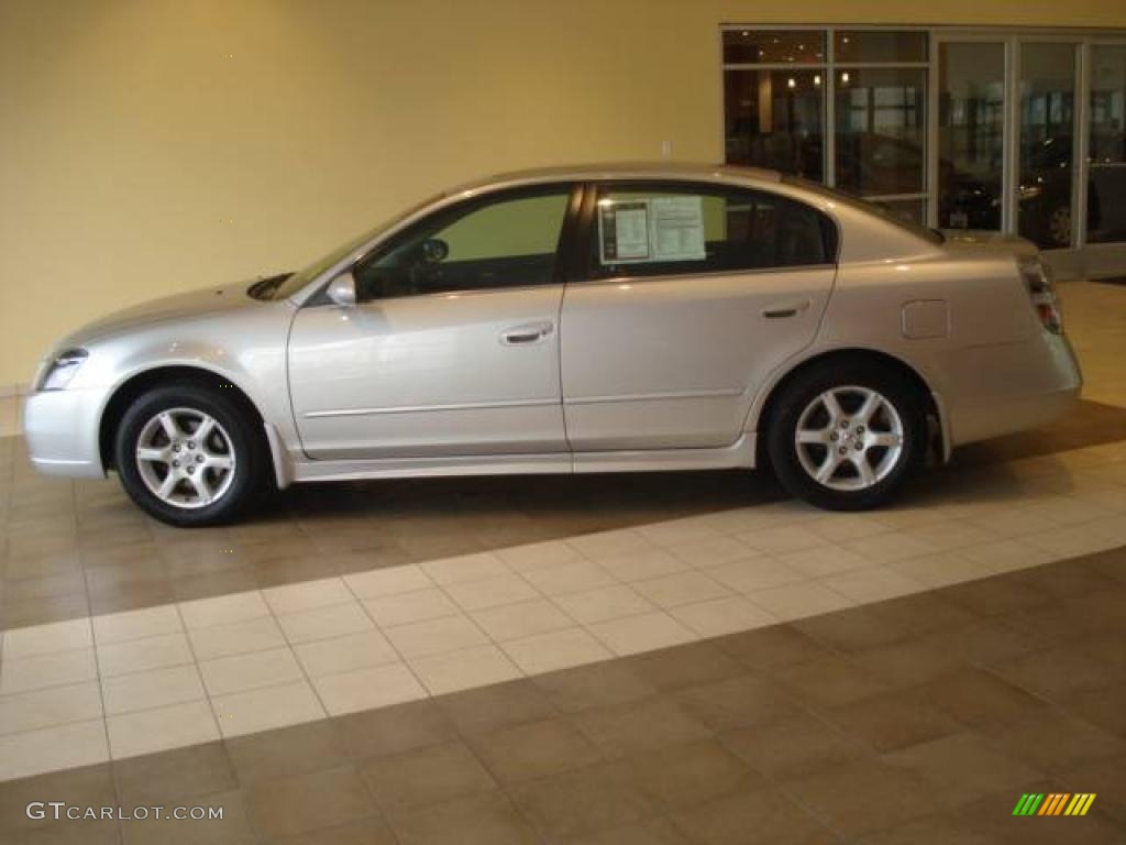 2005 Altima 2.5 S - Sheer Silver Metallic / Charcoal photo #2