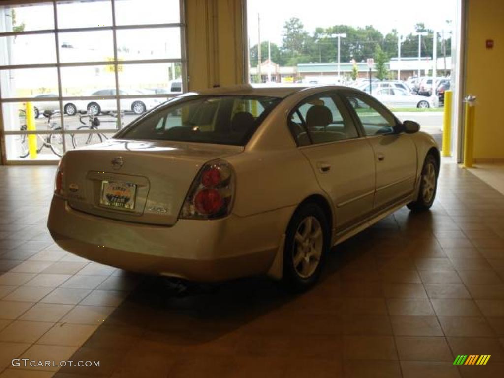 2005 Altima 2.5 S - Sheer Silver Metallic / Charcoal photo #5