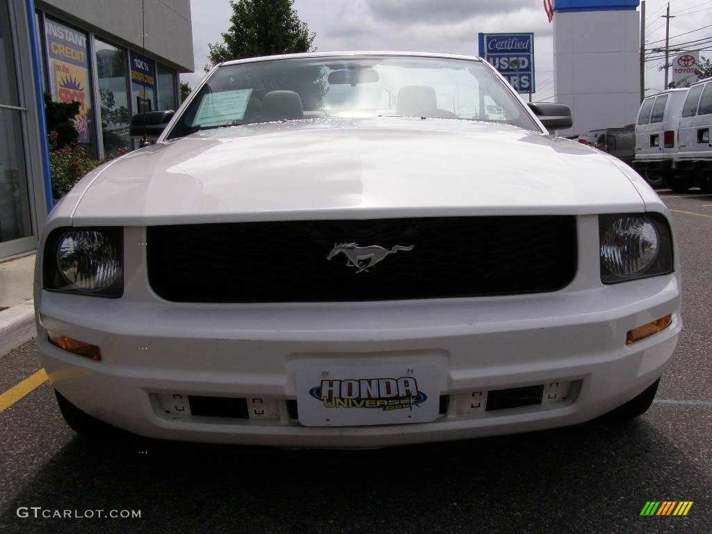 2007 Mustang V6 Deluxe Convertible - Performance White / Medium Parchment photo #2