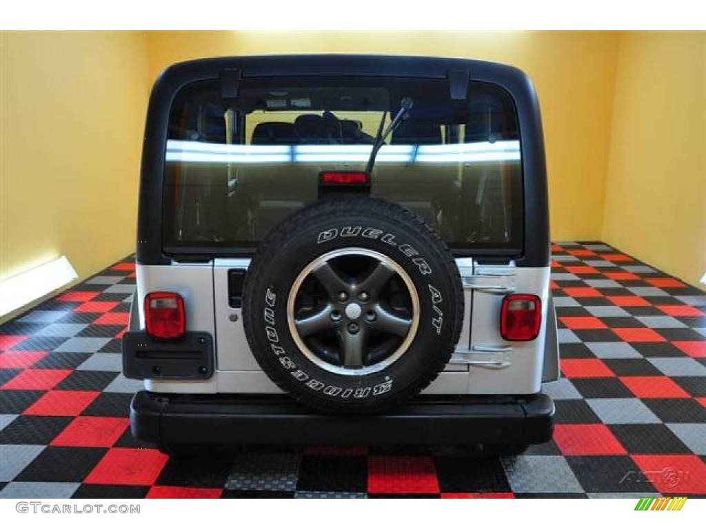 2004 Wrangler Columbia Edition 4x4 - Bright Silver Metallic / Dark Slate Gray photo #5