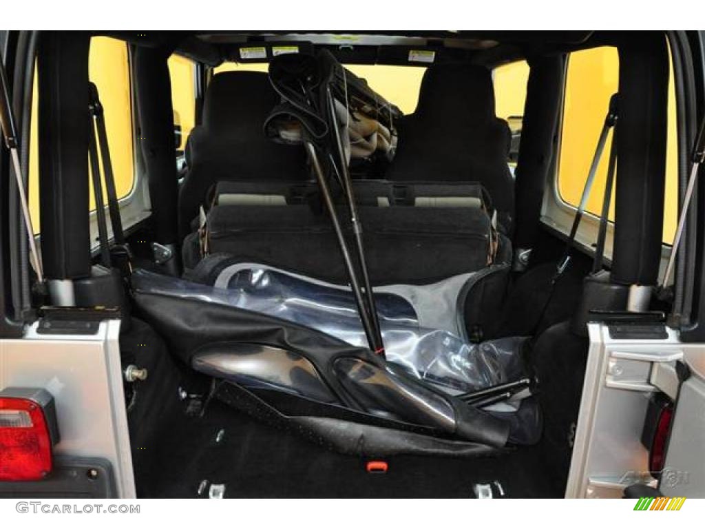 2004 Wrangler Columbia Edition 4x4 - Bright Silver Metallic / Dark Slate Gray photo #11