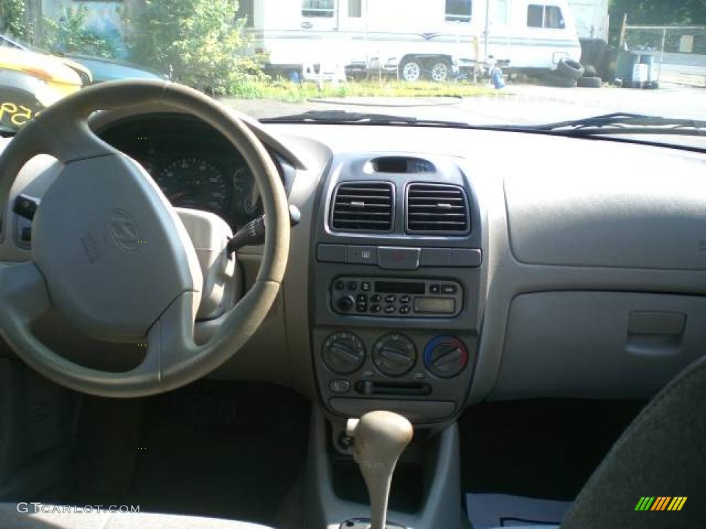 2000 Accent GL Sedan - Jade Green / Beige photo #7