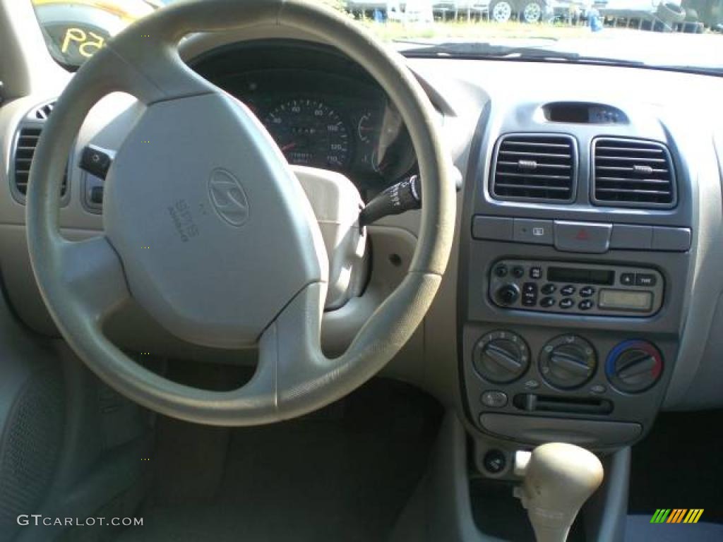 2000 Accent GL Sedan - Jade Green / Beige photo #8