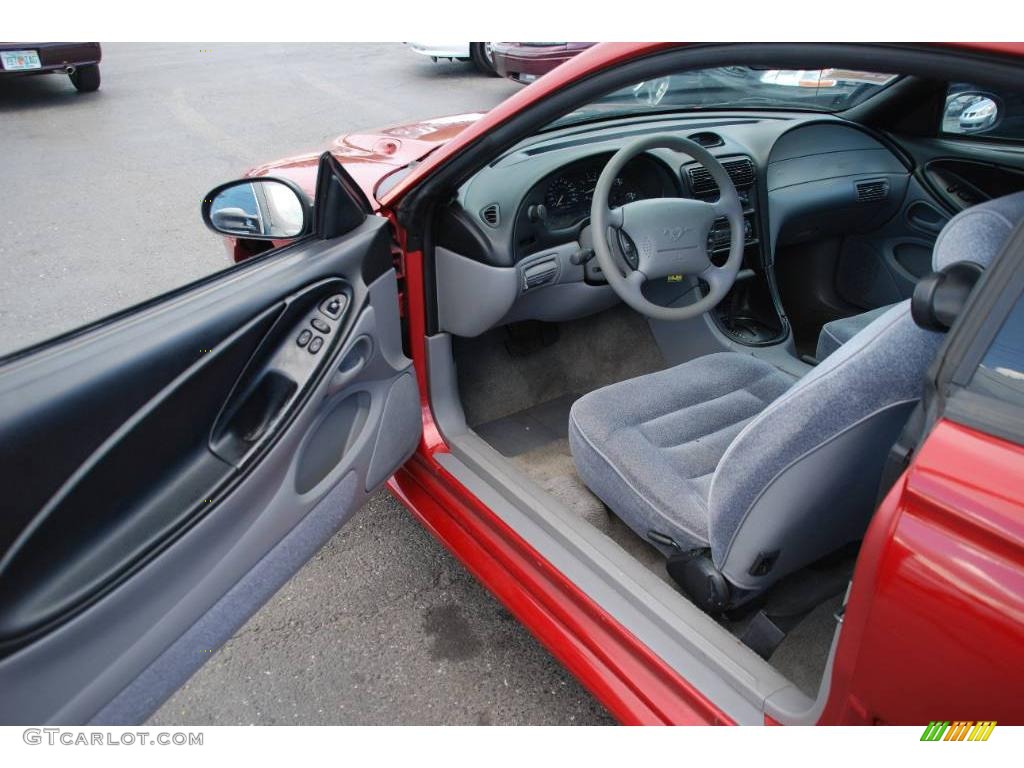 1995 Mustang V6 Coupe - Laser Red Metallic / Gray photo #8