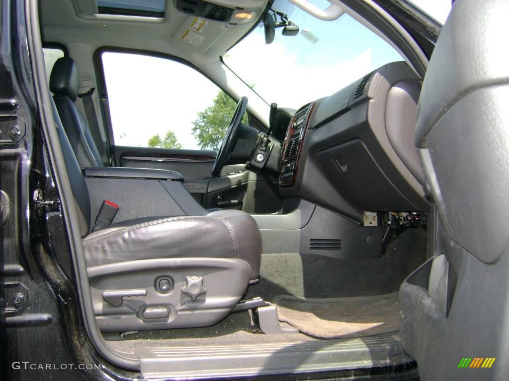 2004 Explorer Limited 4x4 - Black / Midnight Grey photo #11