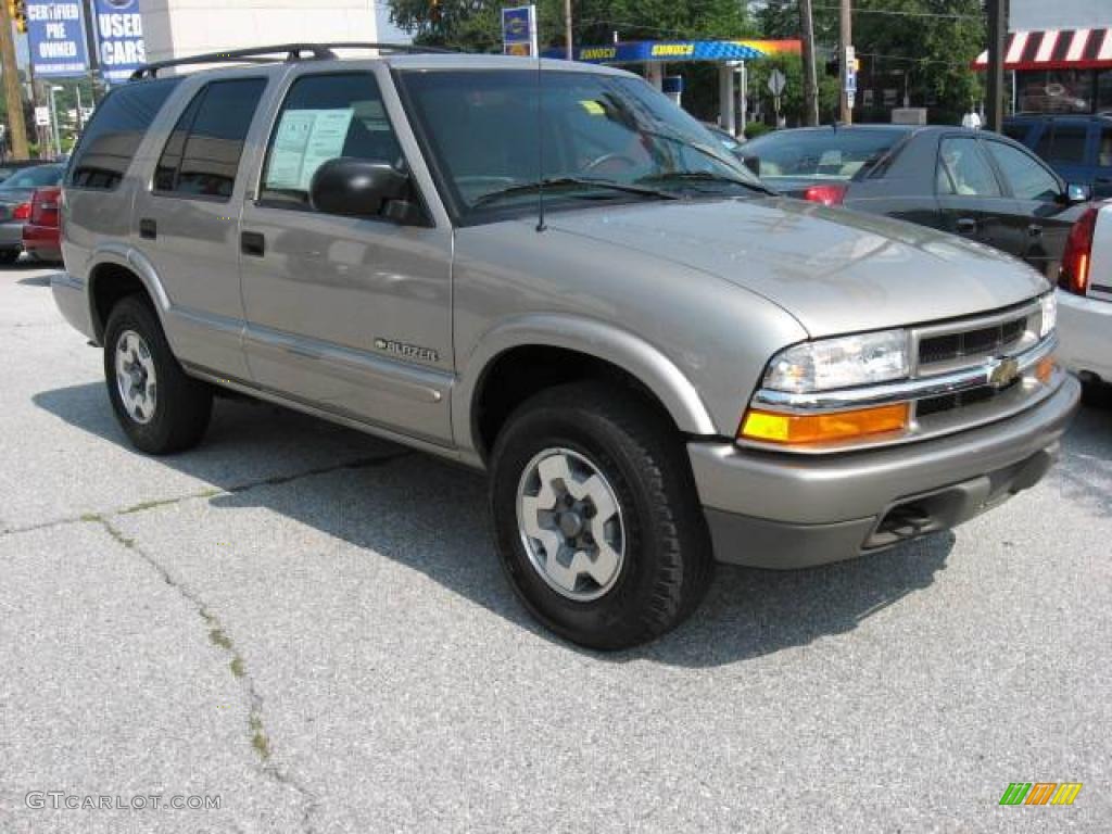 2002 Blazer LS 4x4 - Light Pewter Metallic / Graphite photo #9