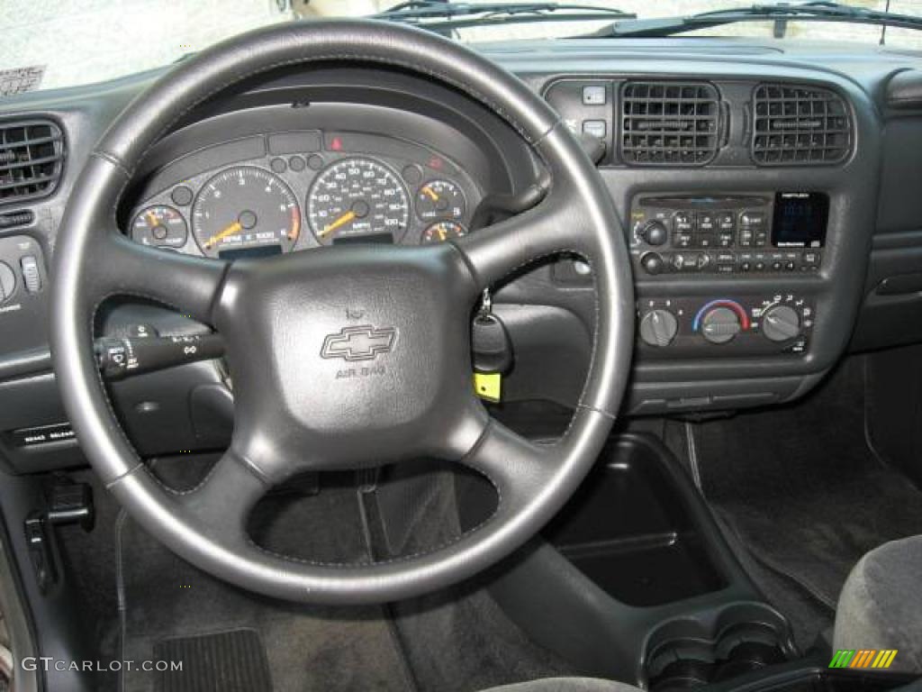 2002 Blazer LS 4x4 - Light Pewter Metallic / Graphite photo #10