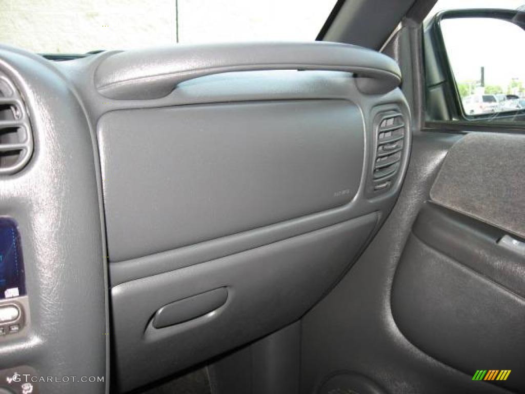 2002 Blazer LS 4x4 - Light Pewter Metallic / Graphite photo #25