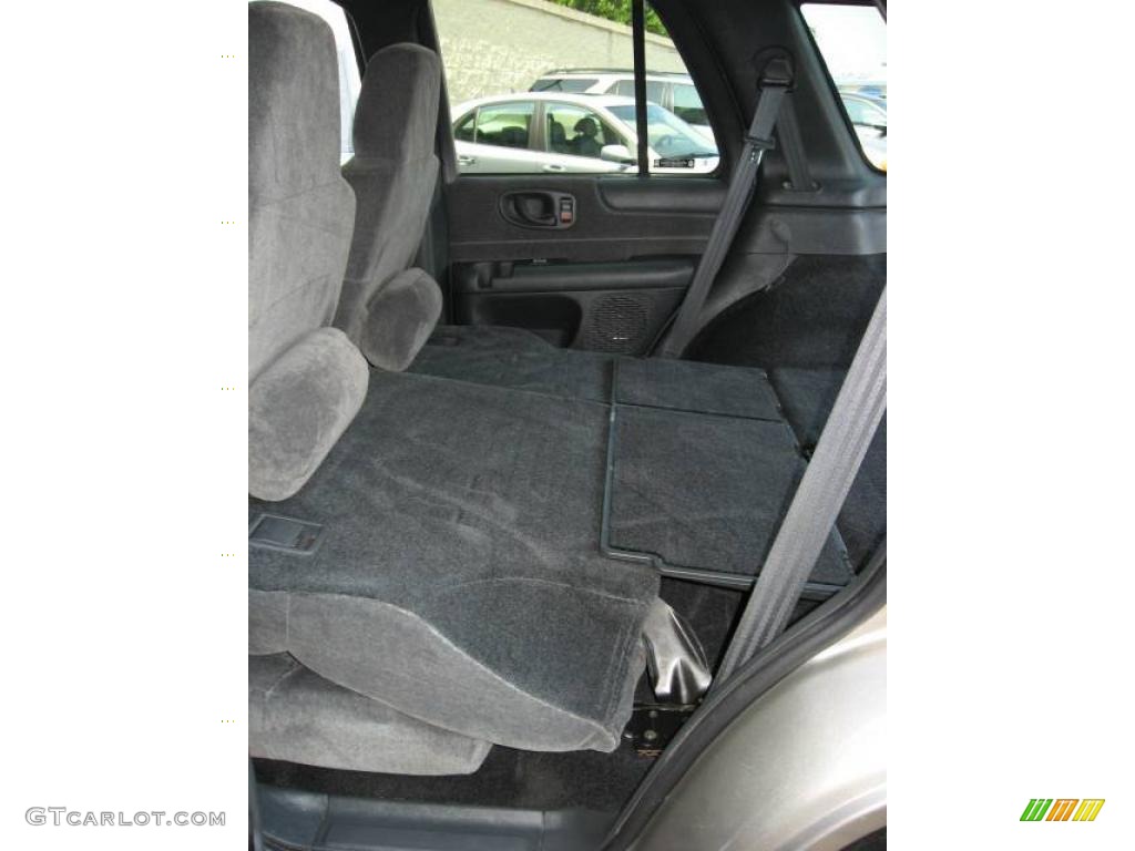 2002 Blazer LS 4x4 - Light Pewter Metallic / Graphite photo #38