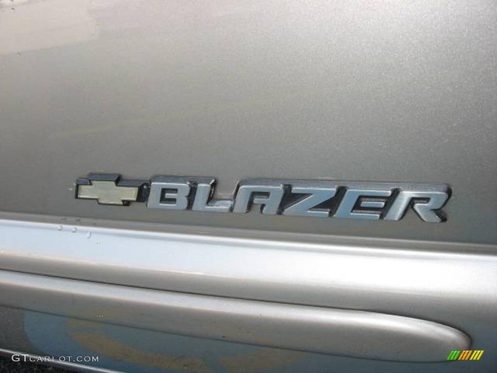2002 Blazer LS 4x4 - Light Pewter Metallic / Graphite photo #45