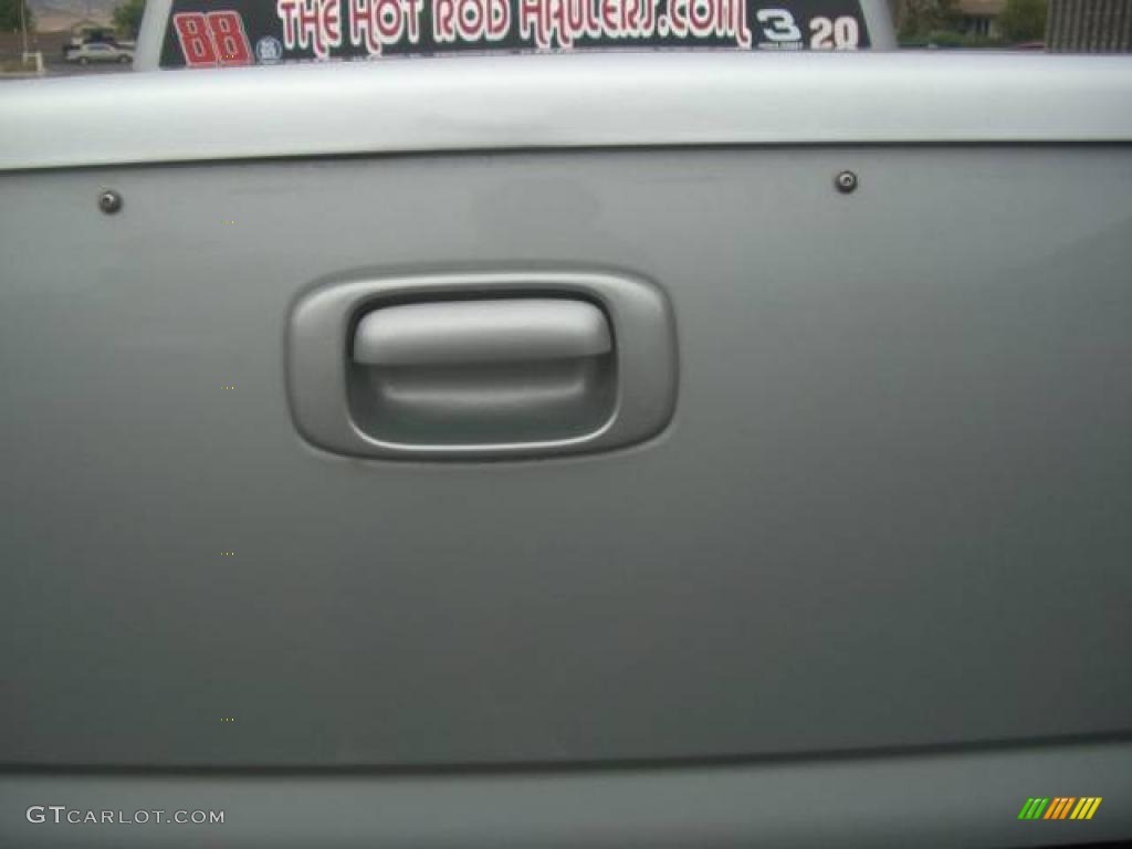 2003 Silverado 1500 HD Crew Cab - Light Pewter Metallic / Dark Charcoal photo #10