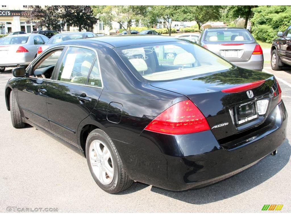 2006 Accord SE Sedan - Nighthawk Black Pearl / Ivory photo #8