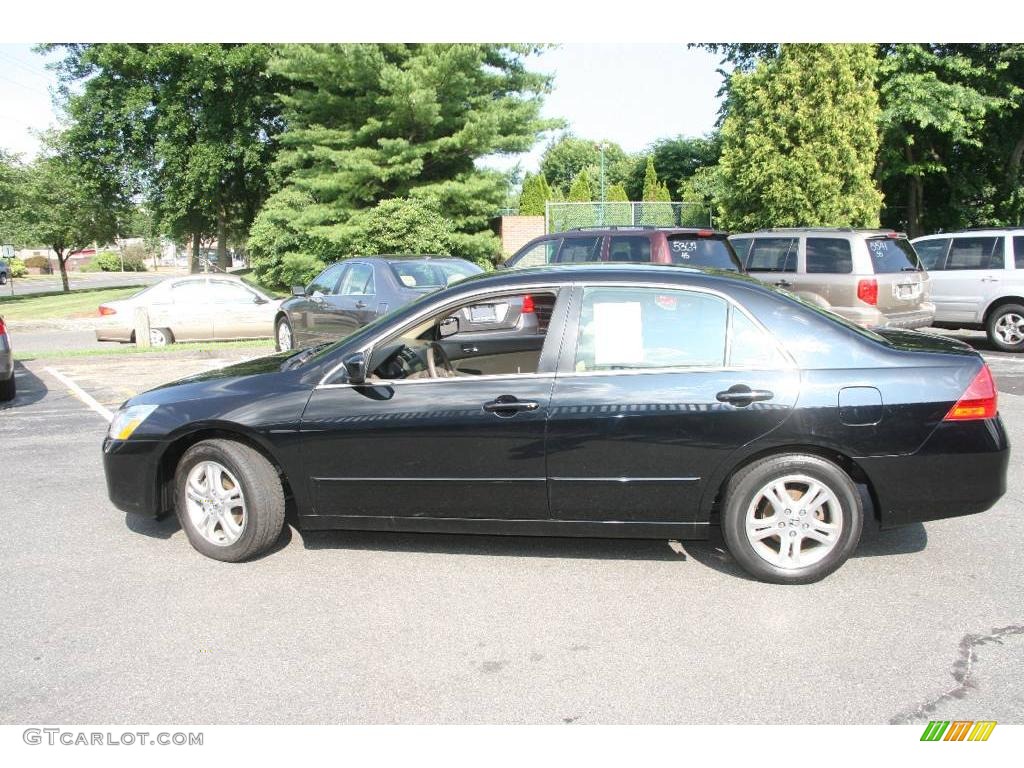 2006 Accord SE Sedan - Nighthawk Black Pearl / Ivory photo #9