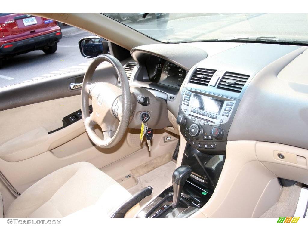 2006 Accord SE Sedan - Nighthawk Black Pearl / Ivory photo #11