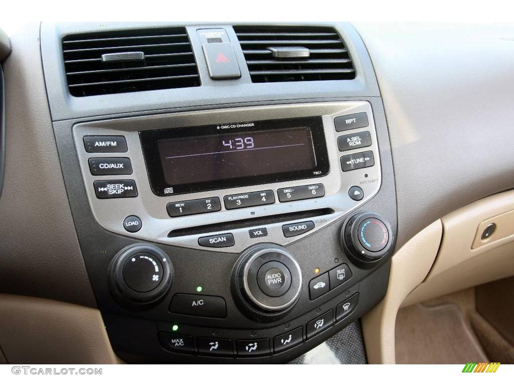 2006 Accord SE Sedan - Nighthawk Black Pearl / Ivory photo #21