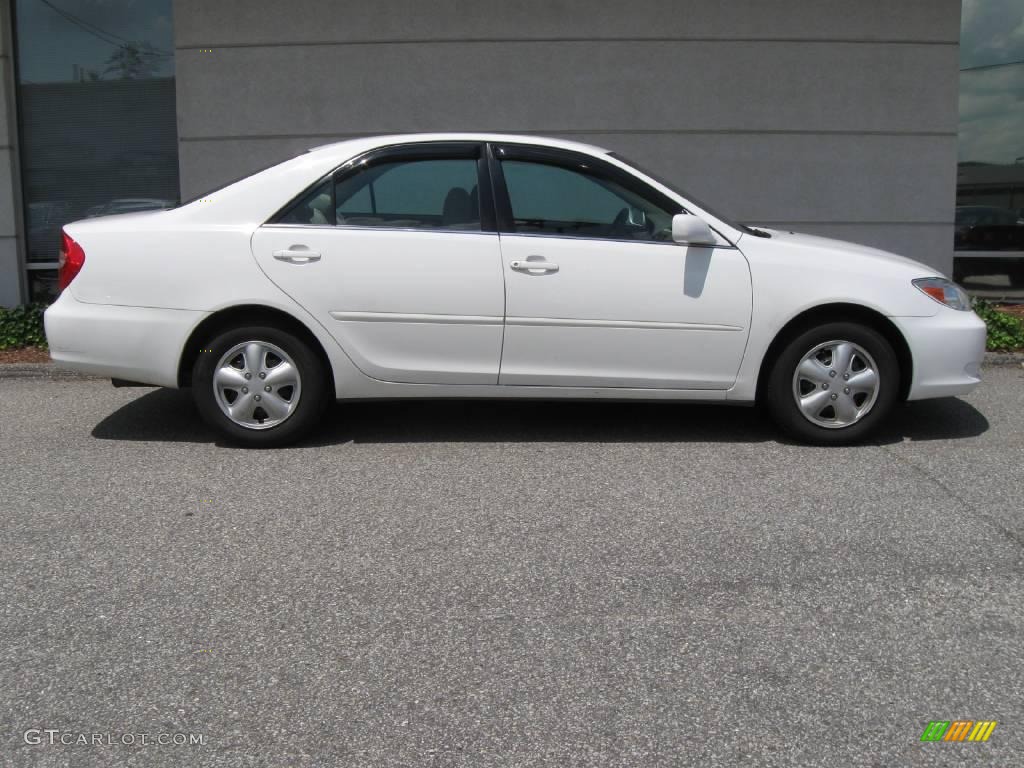 2003 Camry LE - Super White / Taupe photo #2