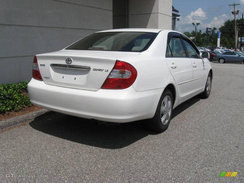 2003 Camry LE - Super White / Taupe photo #3