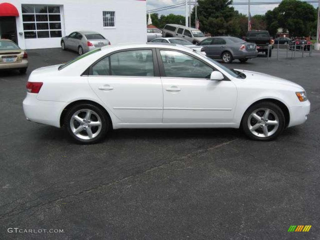 2007 Sonata SE V6 - Arctic White / Gray photo #5