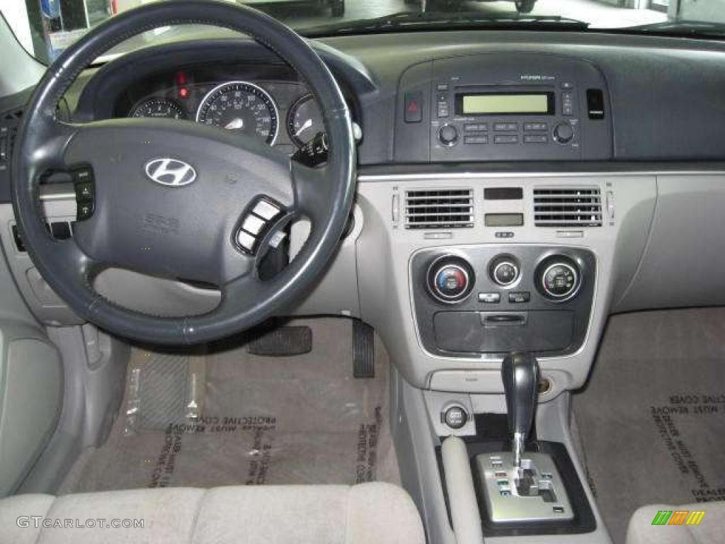 2007 Sonata SE V6 - Arctic White / Gray photo #9