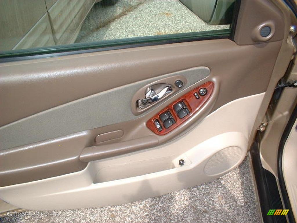 2006 Malibu LT Sedan - Sandstone Metallic / Cashmere Beige photo #5