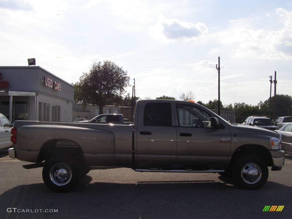 2008 Ram 3500 Big Horn Edition Quad Cab 4x4 Dually - Light Khaki Metallic / Khaki photo #2