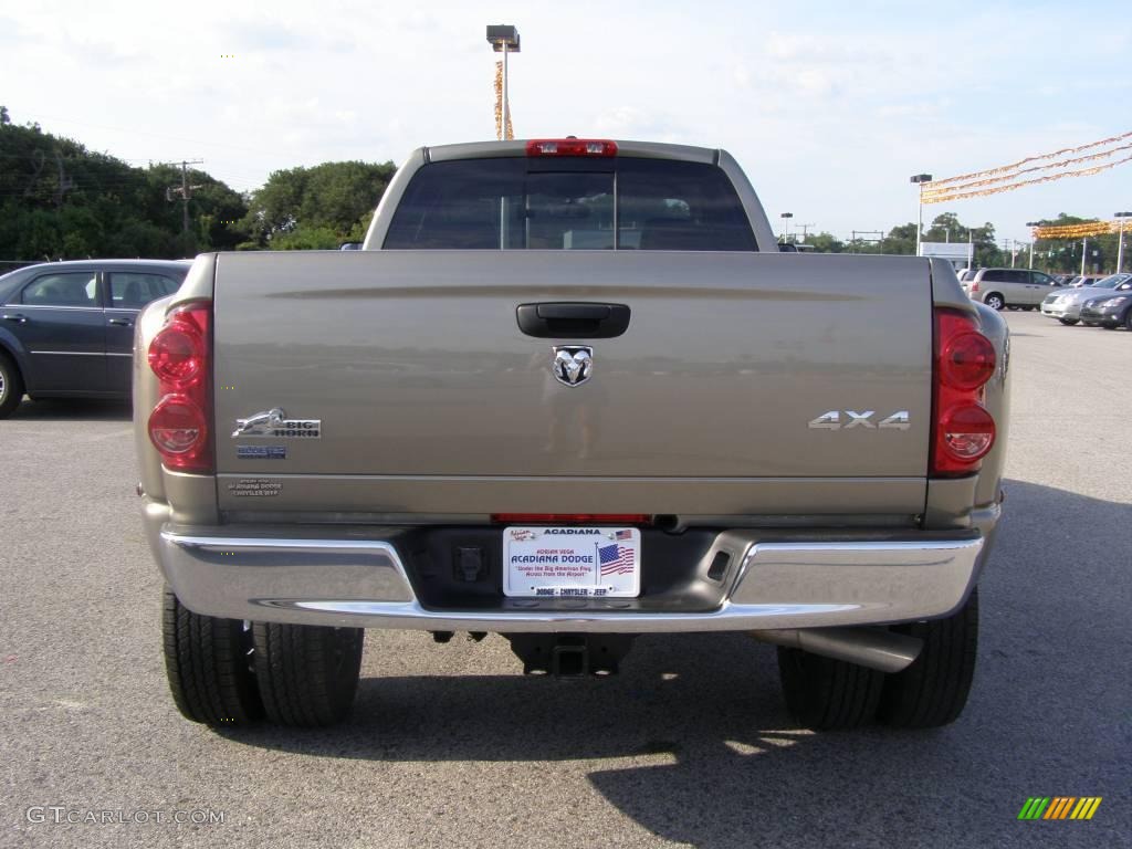 2008 Ram 3500 Big Horn Edition Quad Cab 4x4 Dually - Light Khaki Metallic / Khaki photo #4