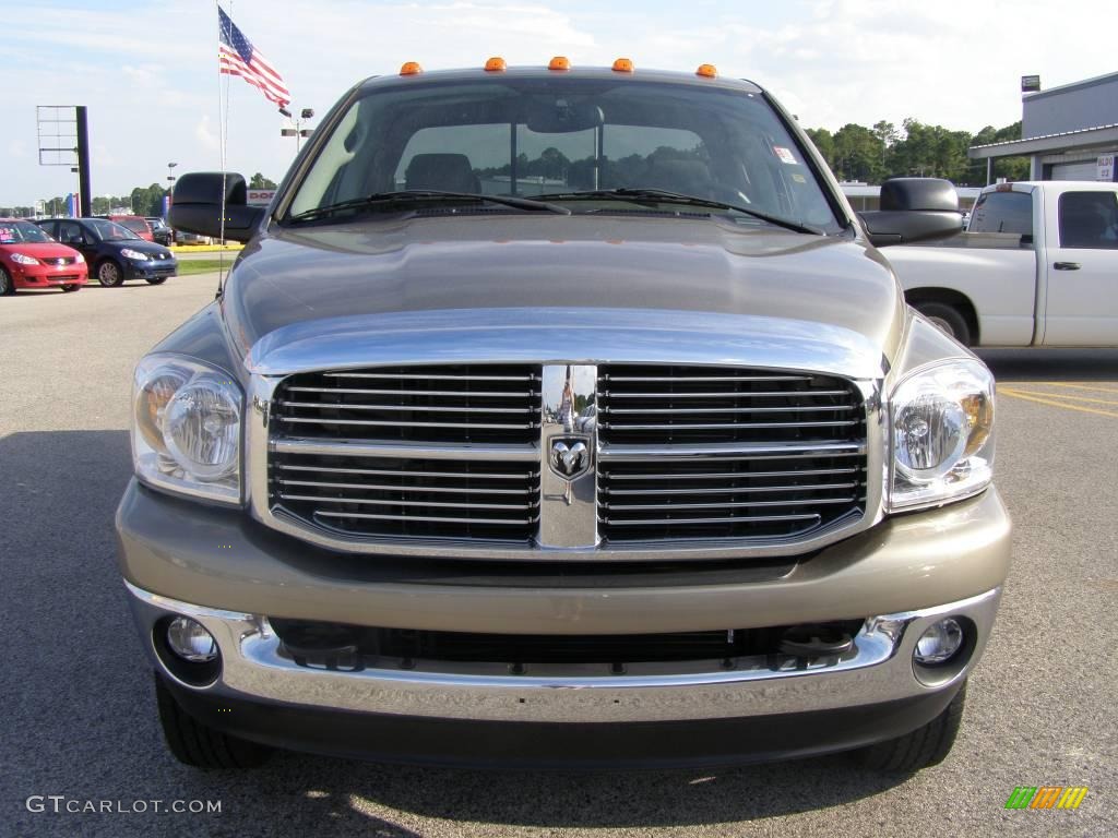 2008 Ram 3500 Big Horn Edition Quad Cab 4x4 Dually - Light Khaki Metallic / Khaki photo #8