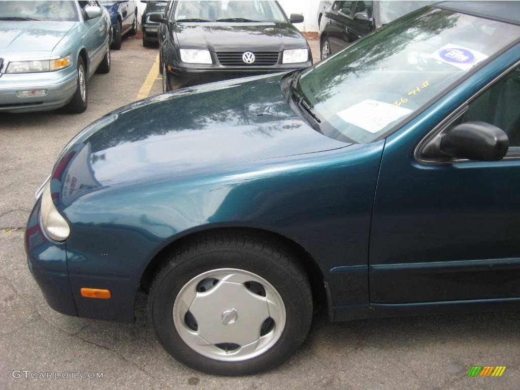 1995 Altima GXE - Green / Grey photo #8