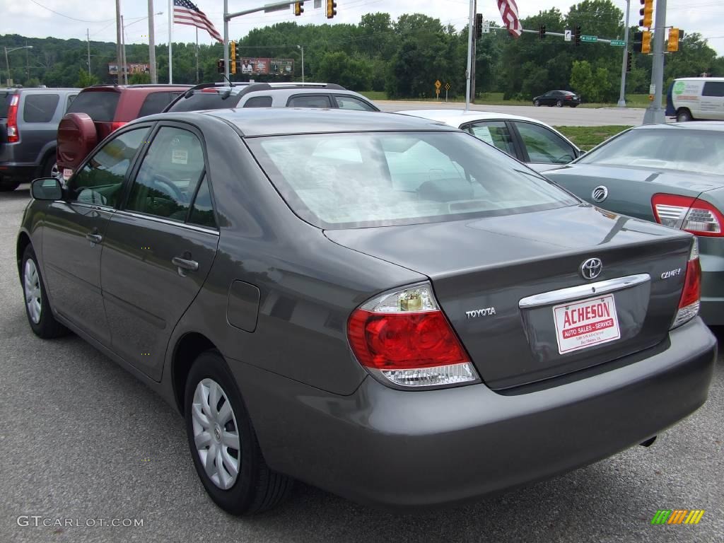 2005 Camry LE - Phantom Gray Pearl / Gray photo #3