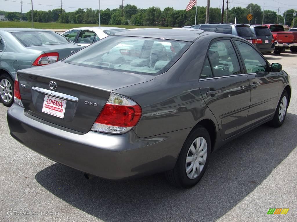 2005 Camry LE - Phantom Gray Pearl / Gray photo #5