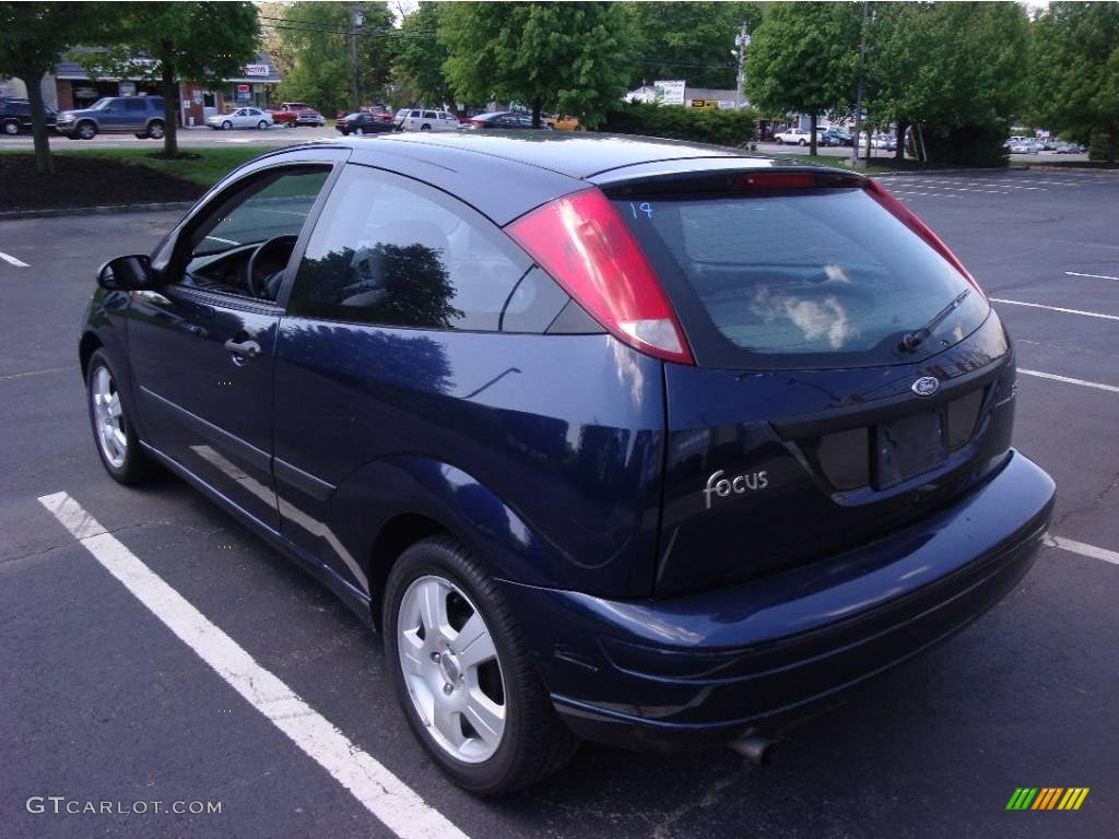 2003 Focus ZX3 Coupe - Twilight Blue Metallic / Medium Graphite photo #13