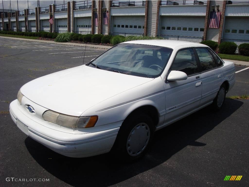 1995 Taurus GL Sedan - Performance White / Grey photo #1