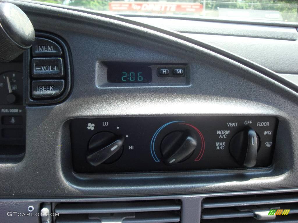 1995 Taurus GL Sedan - Performance White / Grey photo #17