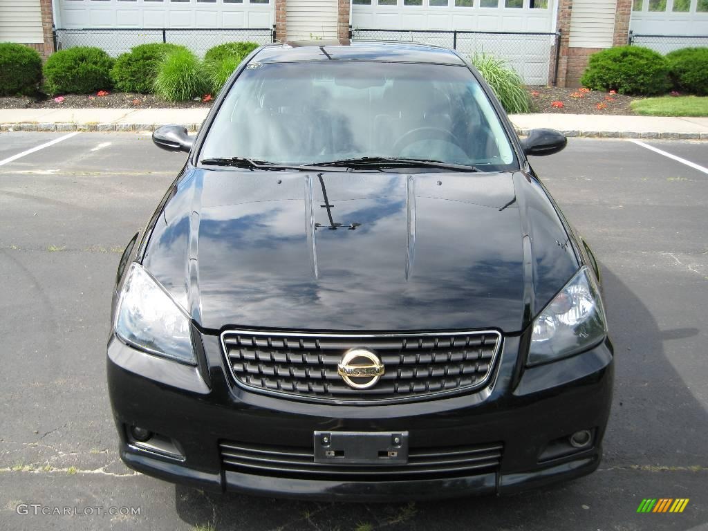 2005 Altima 3.5 SE-R - Super Black / Charcoal photo #3