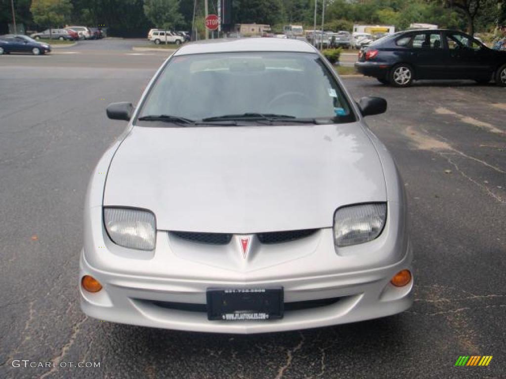 2001 Sunfire SE Sedan - Ultra Silver Metallic / Graphite photo #2