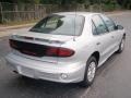 2001 Ultra Silver Metallic Pontiac Sunfire SE Sedan  photo #4