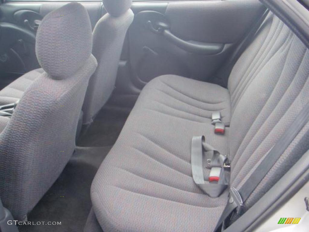 2001 Sunfire SE Sedan - Ultra Silver Metallic / Graphite photo #7