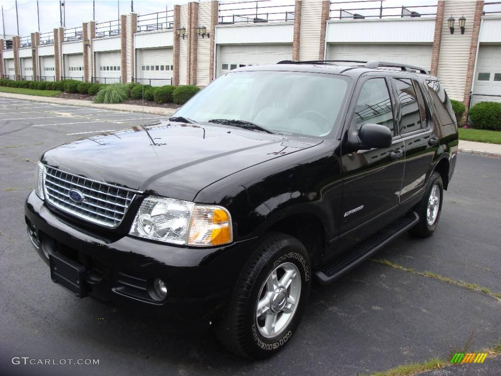 2004 Explorer XLT 4x4 - Black / Graphite photo #1