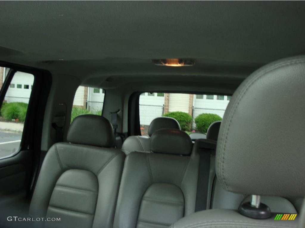 2004 Explorer XLT 4x4 - Black / Graphite photo #7