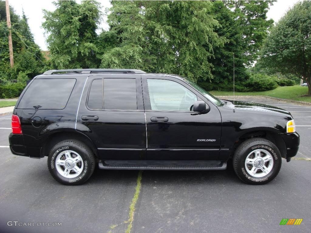2004 Explorer XLT 4x4 - Black / Graphite photo #11