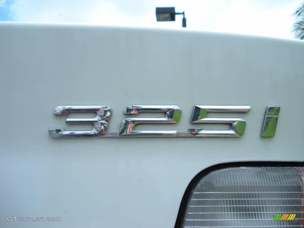 1995 3 Series 325i Sedan - Alpine White / Beige photo #9