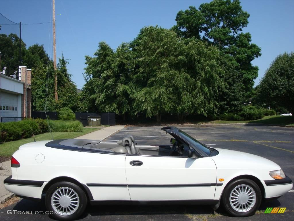 1995 900 SE V6 Convertible - Cirrus White / Dark Gray photo #3