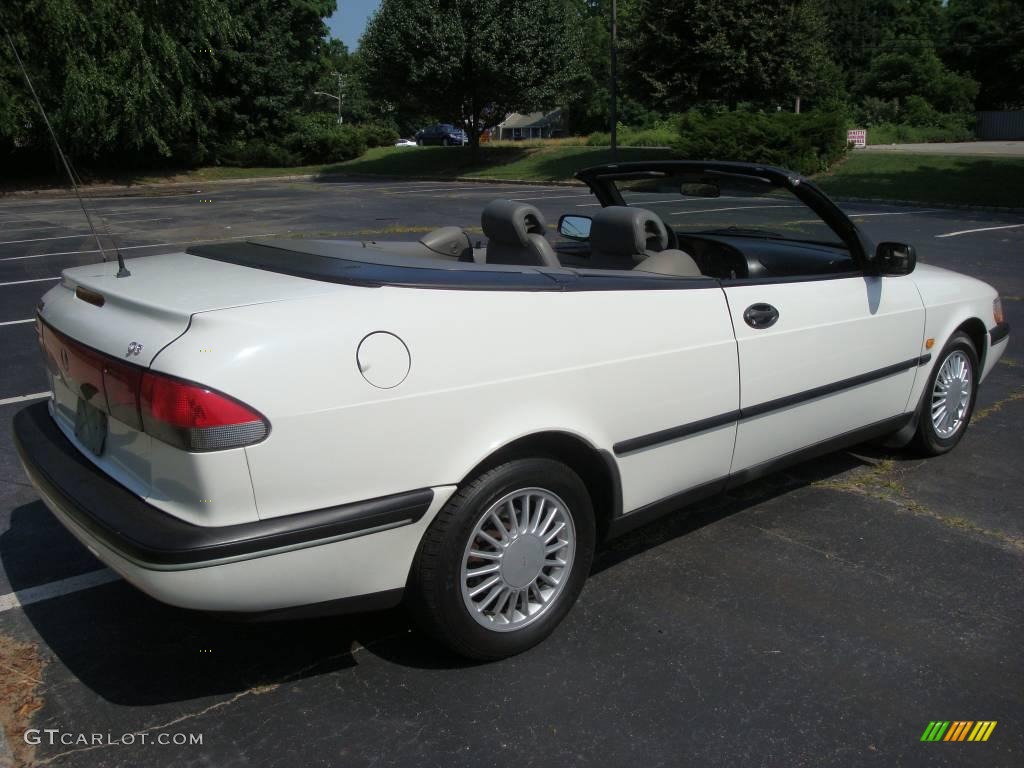 1995 900 SE V6 Convertible - Cirrus White / Dark Gray photo #5