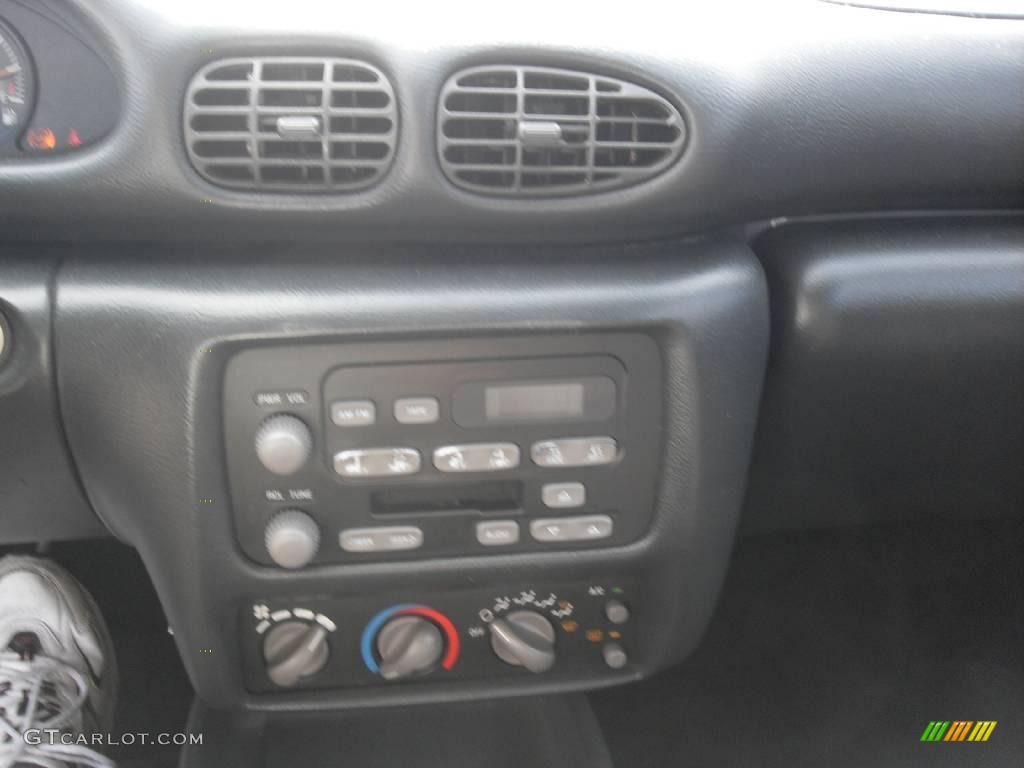 2000 Sunfire SE Coupe - Ultra Silver Metallic / Graphite photo #6