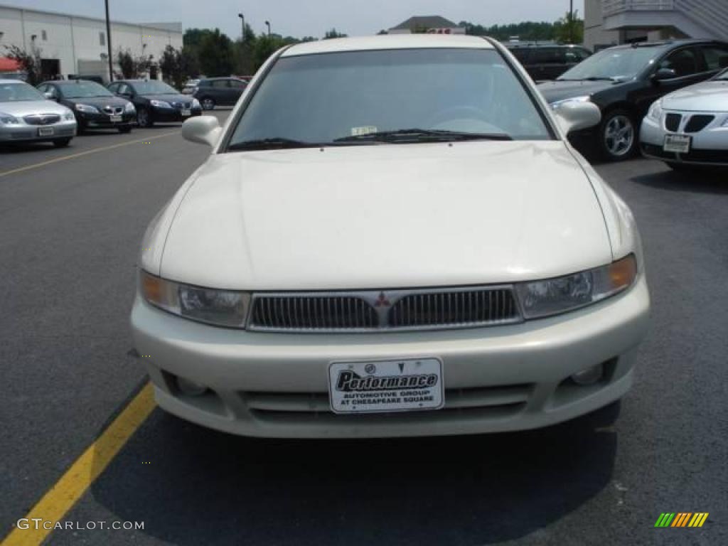 2001 Galant ES - Northstar White / Tan photo #8