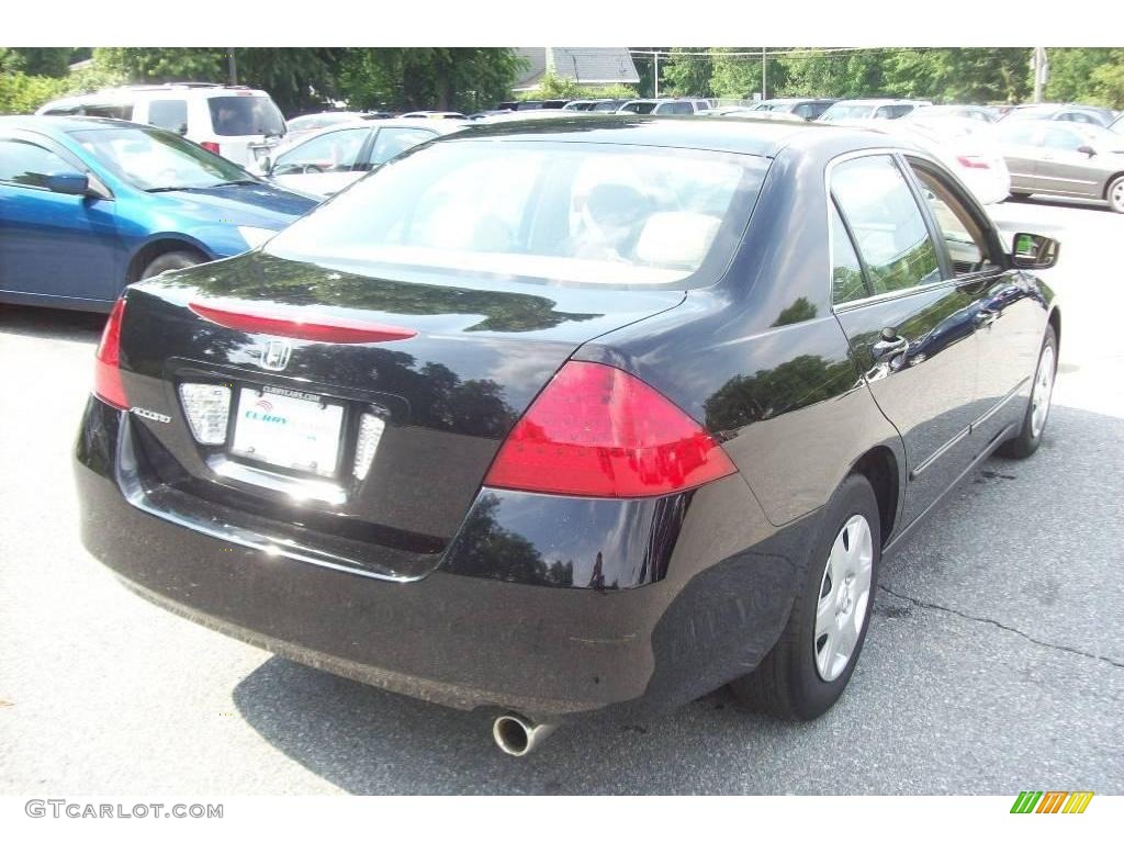 2006 Accord LX Sedan - Nighthawk Black Pearl / Ivory photo #22