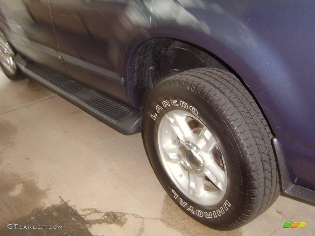 2004 Explorer XLT - Medium Wedgewood Blue Metallic / Gray photo #10