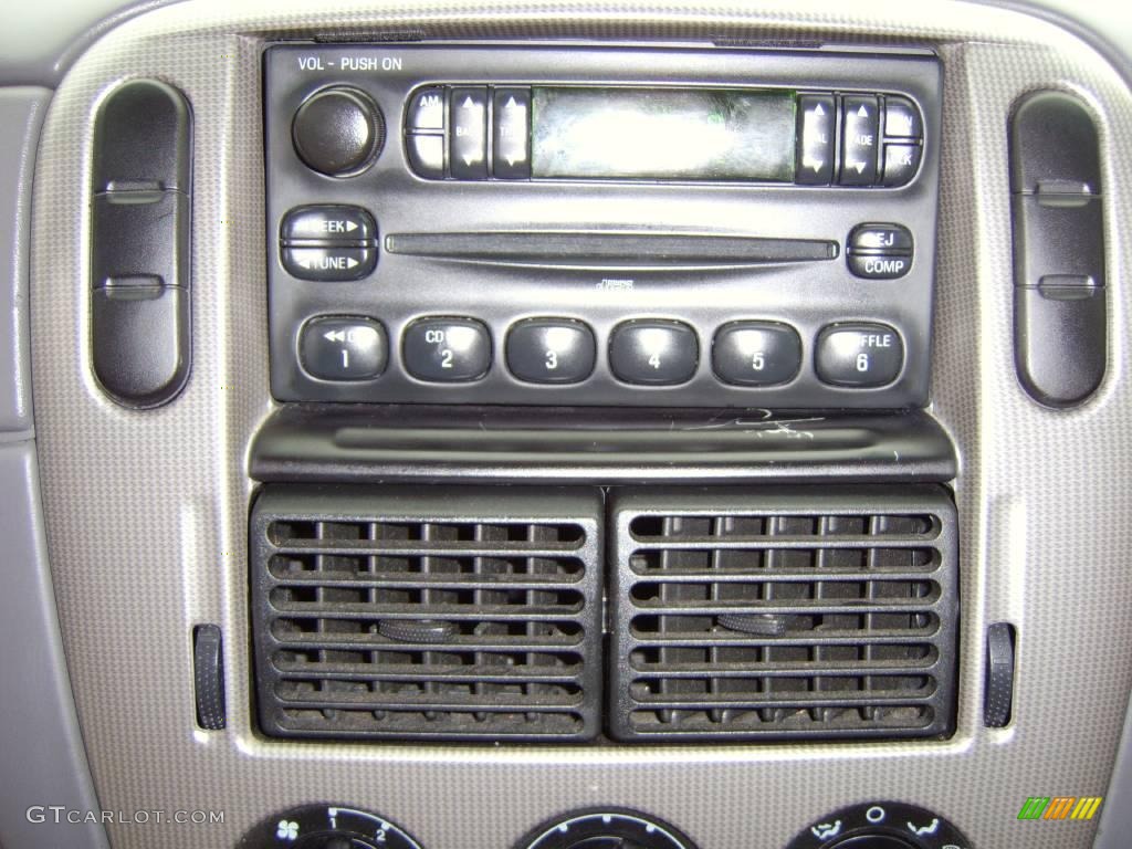 2004 Explorer XLT - Medium Wedgewood Blue Metallic / Gray photo #19