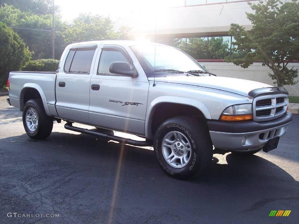 2001 Dakota Sport Quad Cab 4x4 - Bright Silver Metallic / Dark Slate Gray photo #1