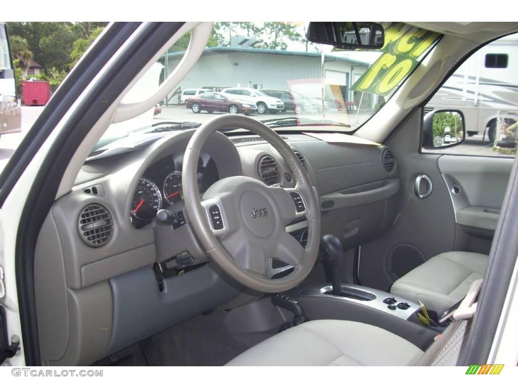 2007 Liberty Limited 4x4 - Stone White / Khaki photo #6